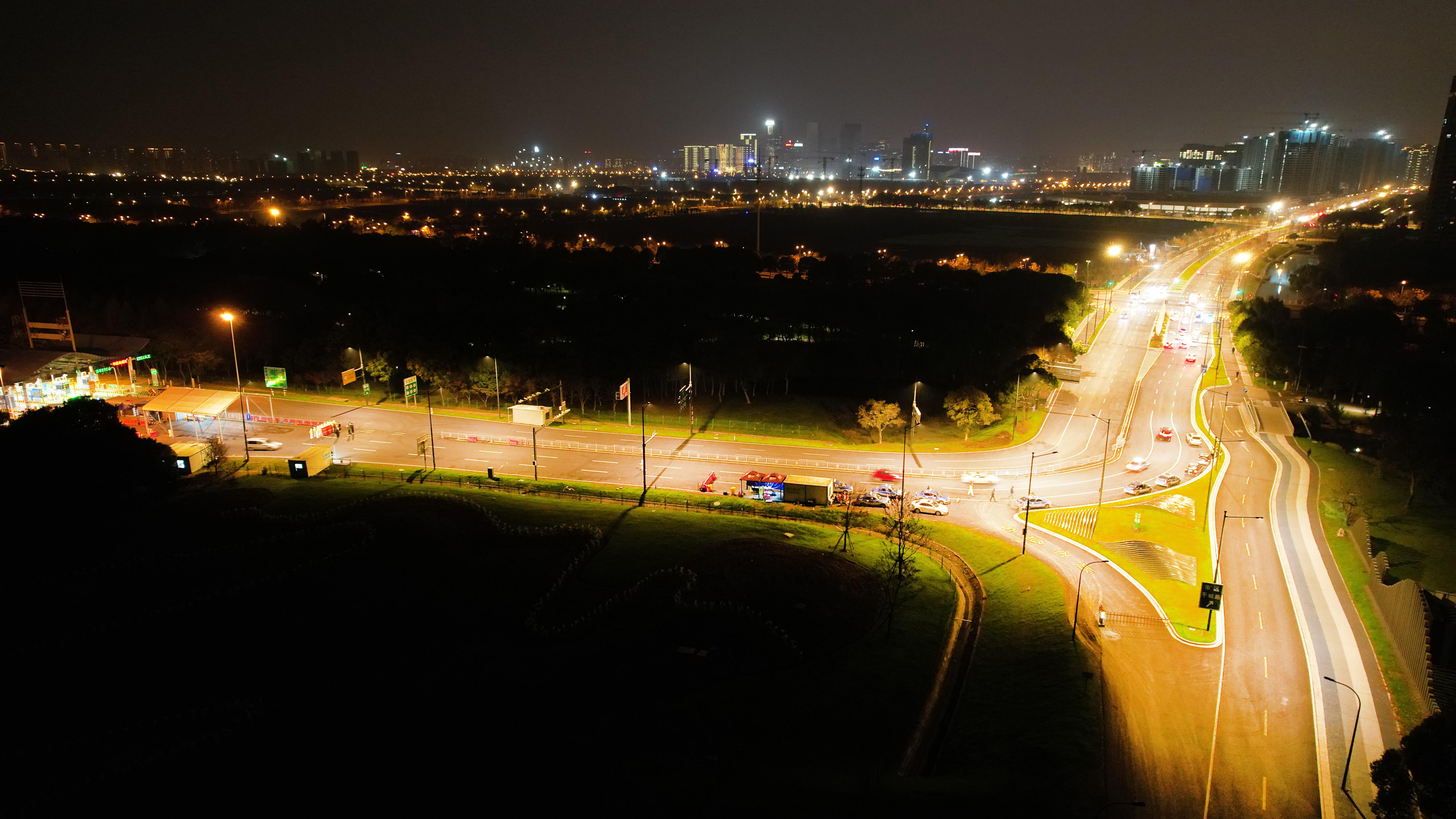 1730163060281524.jpg 6.無(wú)錫高速公路南湖大道LED改造項(xiàng)目 - 副本 - 副本.jpg